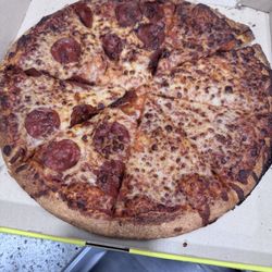 Hungry Howie's Pizza - Pizza showed up and it's wrong!