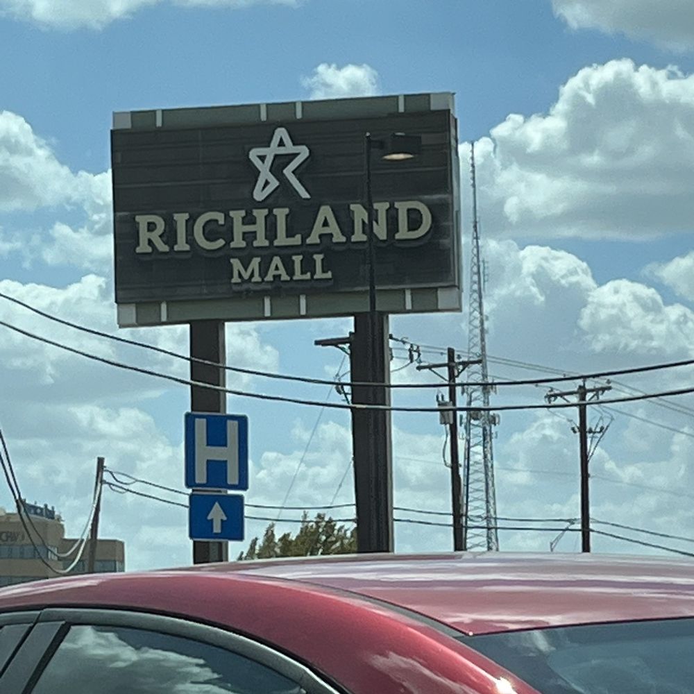 Dillard's - Mall signage - Men's Clothing Near Me - Waco, Texas Dillard's - Mall signage - Men's Clothing Near Me - Waco, Texas