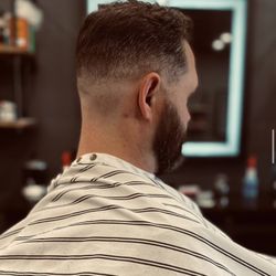 33 Barbershop - Cut by Julz