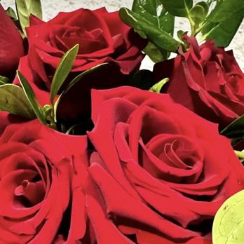 Red Square Flowers - Florists Near Me - Madison, Wisconsin