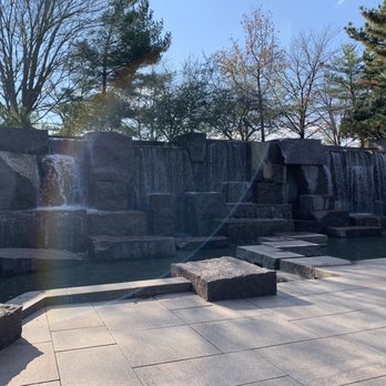 Franklin Delano Roosevelt Memorial - Landmarks & Historical Buildings Near Me - Washington, DC, District of Columbia