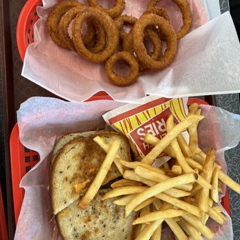 Plush Pup - Onion rings, patty melt with fries - American Near Me - Chicago, Illinois