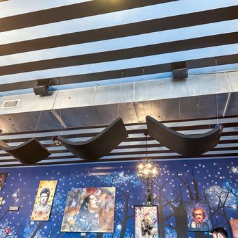 BLUE MOON TOO - Updated October 2024 - 1220 Photos & 667 Reviews - 1024