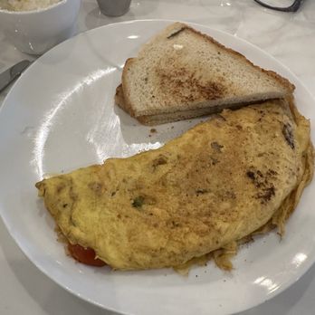 L’Amitié Bistro - Veggie omelet - Breakfast & Brunch Near Me - Denton, Texas