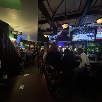 Mo's Irish Pub - New American Near Me - Milwaukee, Wisconsin