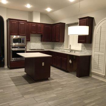 Barton Springs Painting - before pic of cabinets - Painters Near Me - Austin, Texas Barton Springs Painting - before pic of cabinets - Painters Near Me - Austin, Texas
