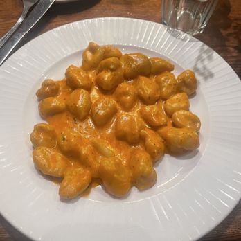 Divina Cucina - Gnocchi a Piacere - OO - Italian Near Me - Montrose, California Divina Cucina - Gnocchi a Piacere - OO - Italian Near Me - Montrose, California
