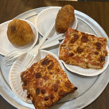 Galleria Umberto - Pizza, Arancini, panzerotti - Pizza Near Me - Boston, Massachusetts