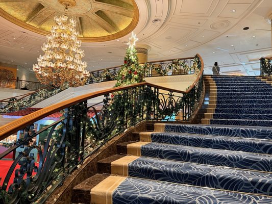 Makati Shangri-La by null