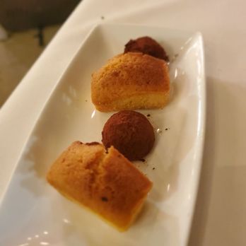 Alexander's Steakhouse - Pasadena - Complimentary madeleines and chocolate truffles - Steakhouses Near Me - Pasadena, California