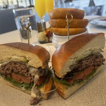Shorebird - Burger yummm - Breakfast & Brunch Near Me - Sedona, Arizona