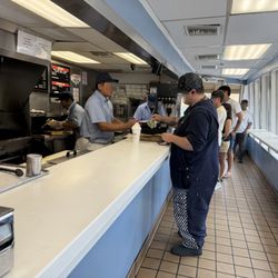 Johnnie's Beef - Happy customers at the front of the long line.