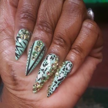 Nora's Salon - Nail Salons Near Me - Miami, Florida