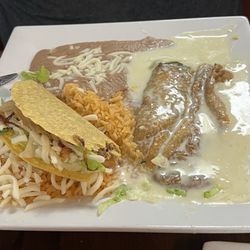 El Jarocho - Combination with taco and relleno served with rice and beans