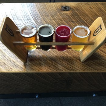 Badger Hill Brewing - Flight of 4....looks pretty but not so great. - Breweries Near Me - Shakopee, Minnesota