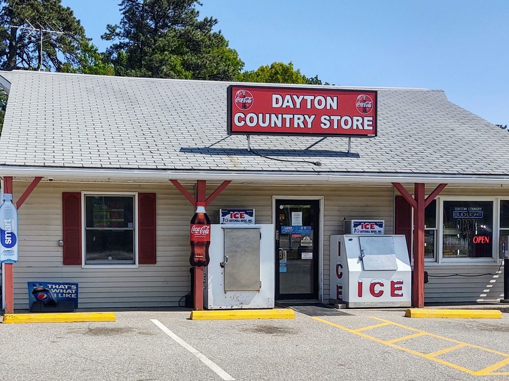 DAYTON COUNTRY STORE Updated August 2024 1103 New County Rd, Dayton, Maine Convenience