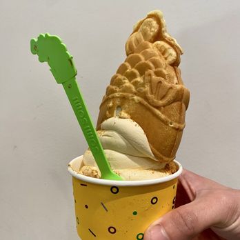 Somisomi - UPSIDE DOWN AHBOONG with DULCE DE LECHE SOFT SERVE and NUTELLA FILLING, topped with BISCOFF CRUMBLE - Ice Cream & Frozen Yogurt Near Me - San Mateo, California Somisomi - UPSIDE DOWN AHBOONG with DULCE DE LECHE SOFT SERVE and NUTELLA FILLING, topped with BISCOFF CRUMBLE - Ice Cream & Frozen Yogurt Near Me - San Mateo, California