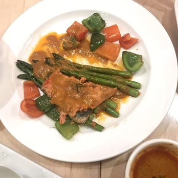 Kuni's Thai Cuisine - Panang curry salmon with extra sauce - Thai Near Me - Spokane, Washington Kuni's Thai Cuisine - Panang curry salmon with extra sauce - Thai Near Me - Spokane, Washington