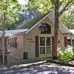 Midway Motel & Cottages