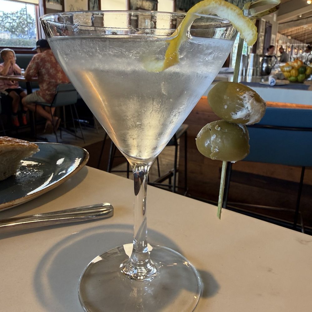 Bluewater Grill Seafood Restaurant & Market Carlsbad - House martini with blue cheese stuffed olives 9.4/10 - Seafood Near Me - Carlsbad, California