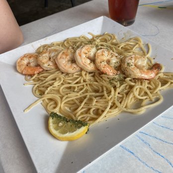 Stevarinos Italian Eatery & Pub - Shrimp Scampi Two thumbs down! - Italian Near Me - Chattanooga, Tennessee Stevarinos Italian Eatery & Pub - Shrimp Scampi Two thumbs down! - Italian Near Me - Chattanooga, Tennessee