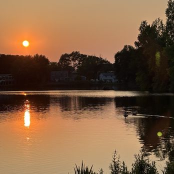 Fulton Pond and Park - Sunset - Parks Near Me - Mansfield, Massachusetts