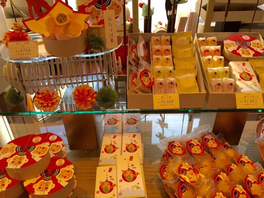 蜂の家 蜂の家 | 佐世保から世界へ 当店自慢のカレー・ジャンボシュークリーム