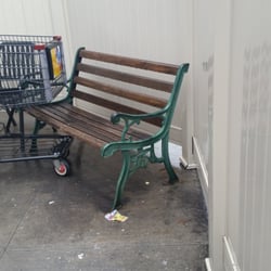 Giant Eagle - Filthy employee smoking area next to outdoor cafe seating.