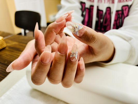 💅 Nail Art Design - With 10 years’ experience, we specialize in creative, custom nail art that’s beautiful and safe. Our gentle techniques ensure your nails stay healthy and strong—no damage, just style!