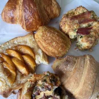 BouNom Café & Bakery - Croissant, Madeline, Cheddar Chive Bacon Biscuit, Buttered Croissant, Scallion Cup, Peach Little Bite - Coffee & Tea Near Me - Avon, Connecticut
