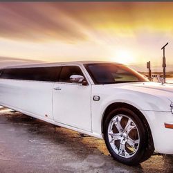 Brisbane Limousines - Chrysler 300C 11 seat Super Stretch