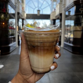 Mandarin Coffee Stand - Vienna Latte - Coffee & Tea Near Me - Pasadena, California