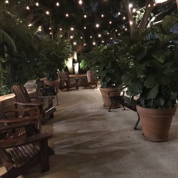 Houston's Restaurant - Outdoor waiting area - New American Near Me - Boca Raton, Florida Houston's Restaurant - Outdoor waiting area - New American Near Me - Boca Raton, Florida