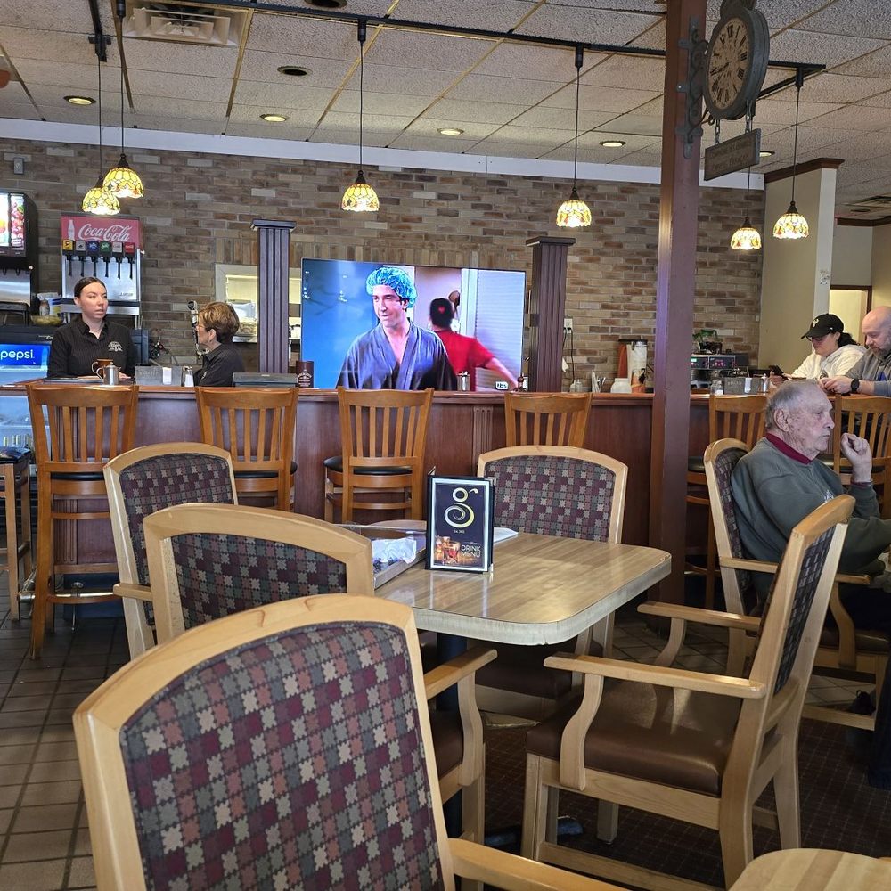 Bistro On The Glen - Inside - American Near Me - Glendale, Wisconsin Bistro On The Glen - Inside - American Near Me - Glendale, Wisconsin