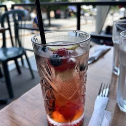 John Michael's Pub - Rose sangria