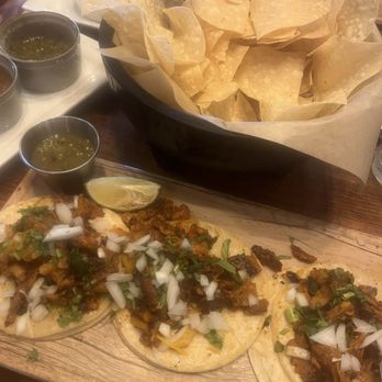 El Milagro Azteca - Al pastor street tacos, chips and salsa - Mexican Near Me - St. Louis, Missouri El Milagro Azteca - Al pastor street tacos, chips and salsa - Mexican Near Me - St. Louis, Missouri