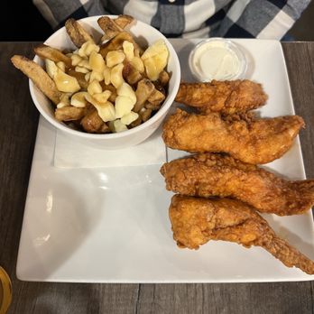 Bricks & Barley - Chicken tenders and poutin - Pizza Near Me - Niagara-on-the-Lake, Ontario