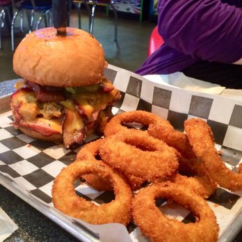 Wallbangers Burger Bar - Onion rings - Burgers Near Me - McAllen, Texas