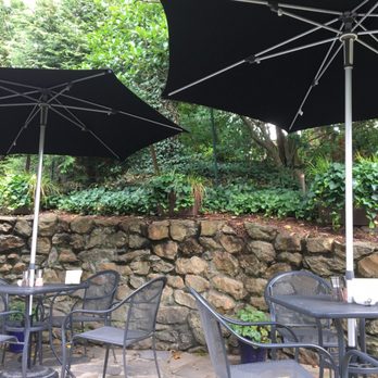 Oakhurst Café - Outside dining area - Breakfast & Brunch Near Me - Charlottesville, Virginia