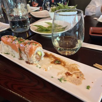Sweet Fish Sushi Bar - Bentley Roll - Sushi Bars Near Me - Playa Vista, California