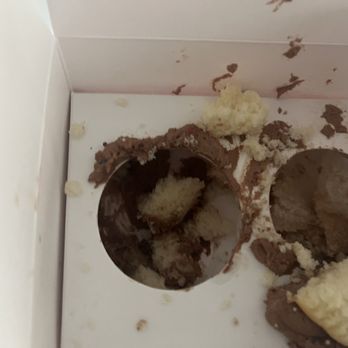 Georgetown Cupcake - I'm really disappointed and dissatisfied because my whole cupcake crumbled before I could get it out of the box! - Bakeries Near Me - Bethesda, Maryland