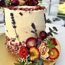 Bellbird Bungalow Bakery & Blossoms - Gluten Free, Vegan Wedding Cake!
