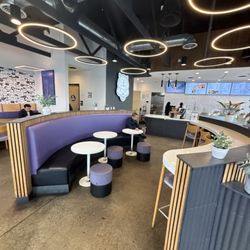 Ssong’s Hotdog - Interior seating