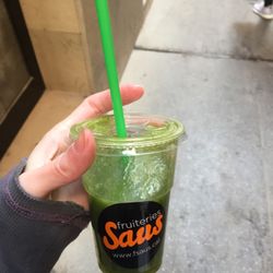 Fruiteries Saus - Fresh Kiwi, ginger, apple and lemon juice. €2.5