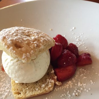 The Dundee Bistro - Strawberry shortcake - New American Near Me - Dundee, Oregon