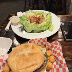 Logie's On Overton