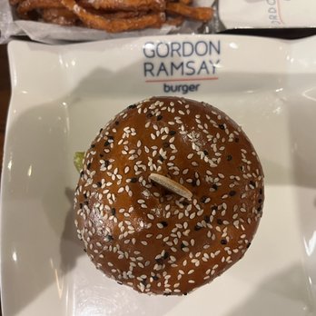 Gordon Ramsay Burger Las Vegas - Hell's Kitchen Burger - Burgers Near Me - Las Vegas, Nevada Gordon Ramsay Burger Las Vegas - Hell's Kitchen Burger - Burgers Near Me - Las Vegas, Nevada