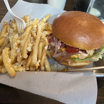 Blvd Brgr - Burgers Near Me - Camarillo, California