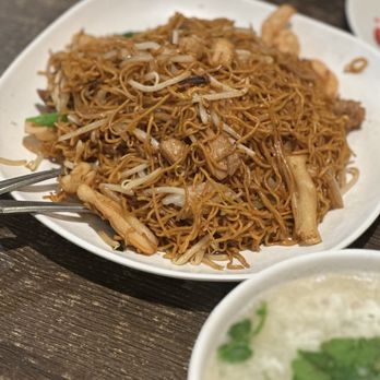 Gum Kuo Restaurant - Gum kuo chow mein - Cantonese Near Me - Oakland, California Gum Kuo Restaurant - Gum kuo chow mein - Cantonese Near Me - Oakland, California