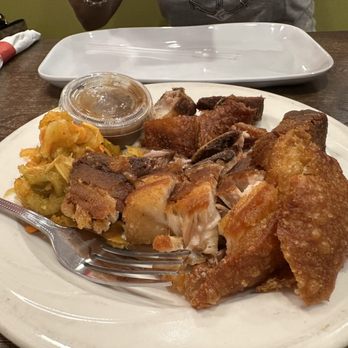 Max's Restaurant - Glendale - Lechon Kawali - Filipino Near Me - Glendale, California